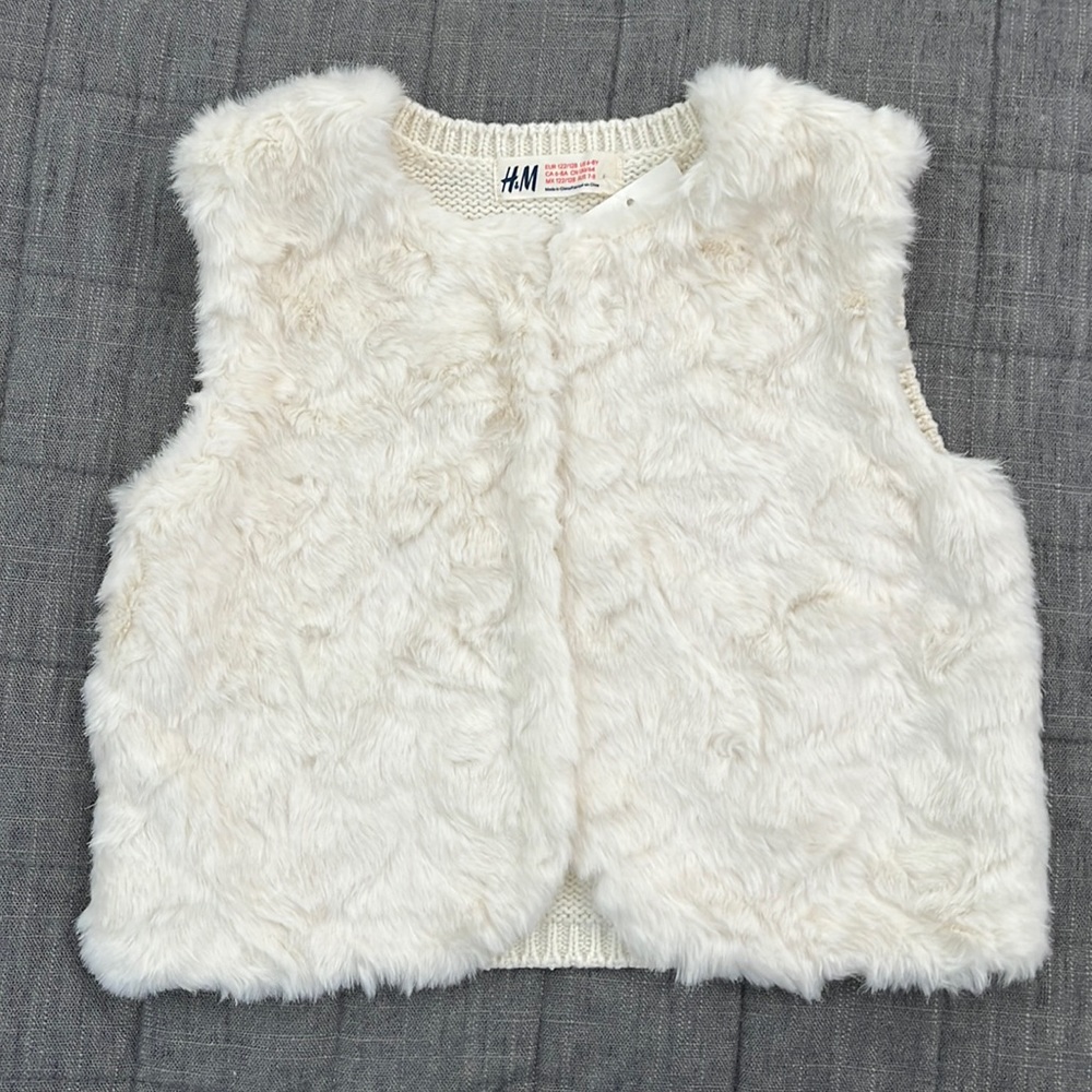 $10 bundle NWT H&M faux fur vest